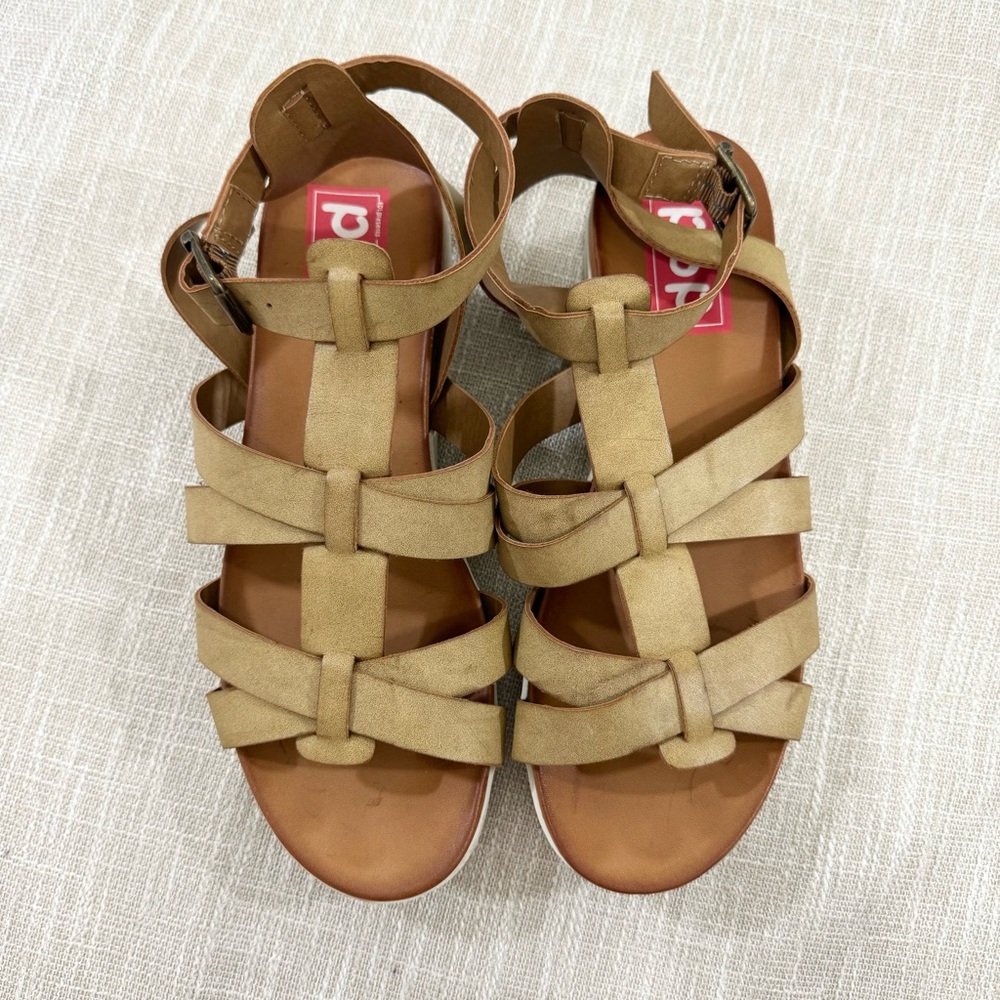 EDL Presents POP Gladiator Strappy Sandal Size 8.5